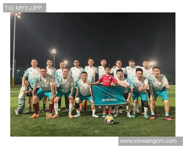 深入探索足球明星的成长历程与成就，了解他们的职业生涯与个人魅力